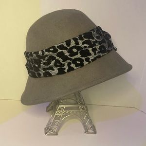 Womans Vintage Scala Collezione Grey Wool Hat with Leopard Cheetah Print band